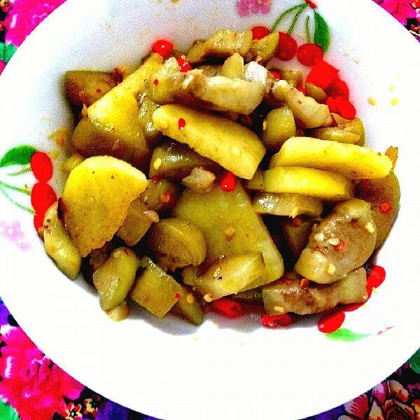 美味可口的炒地三鲜