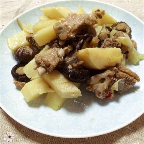 爽口鸭肉炖竹笋 