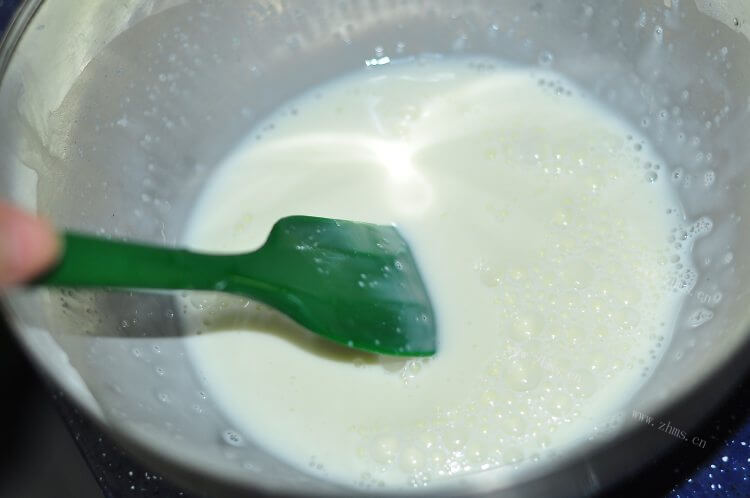 美味的炸鲜奶的做法做法图解2)