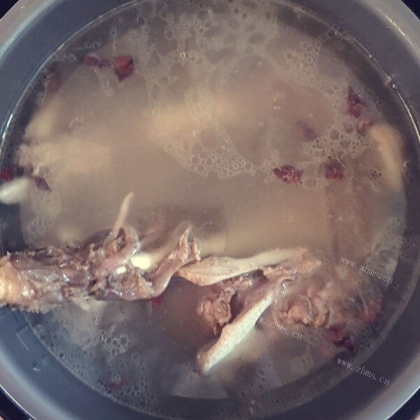 清炖的滋补羊肉汤的做法