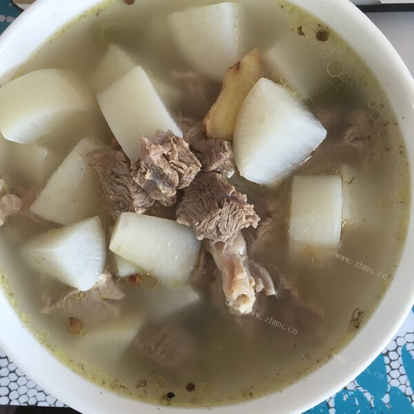 自制白萝卜炖鸭肉