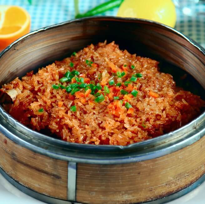 美味的糯米粉蒸排骨