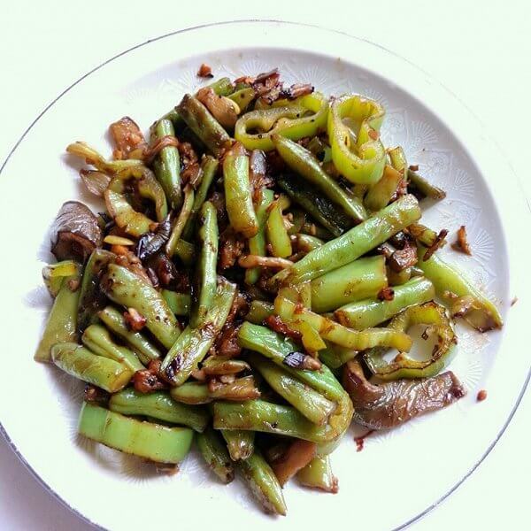 美味的干锅茄子豆角