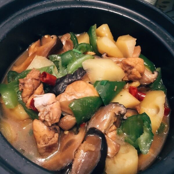 美味香菇炖鸡腿
