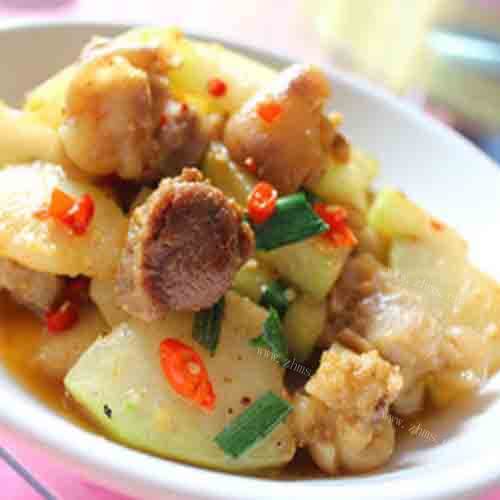 美味营养的五花肉焖冬瓜