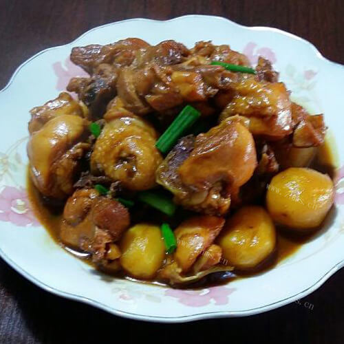 美味的红烧鸡腿土豆