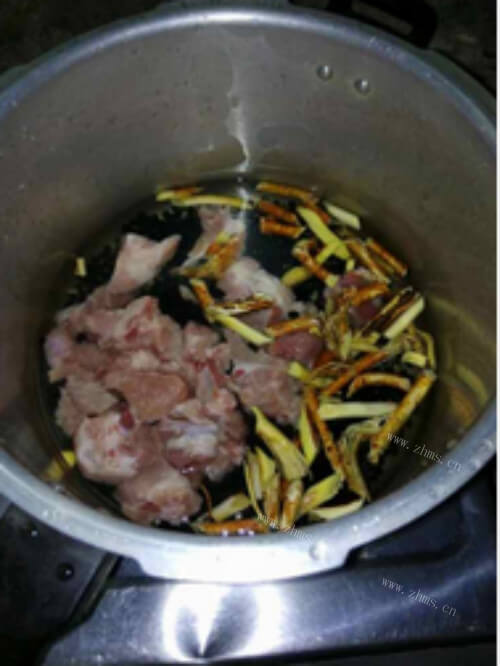 好喝的五爪毛桃黑豆汤做法图解4)