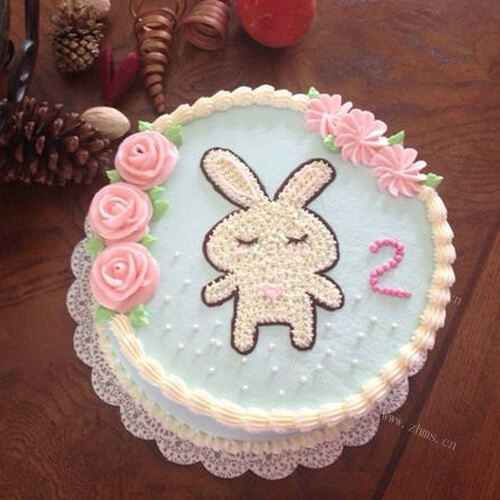 美味生日蛋糕裱花