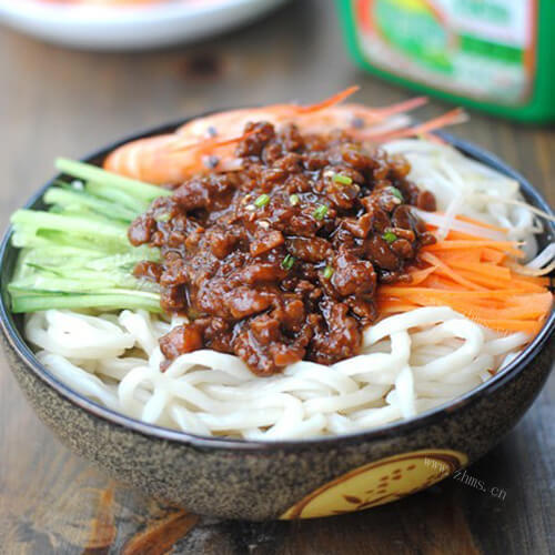 棒棒哒猪肉炸酱面的做法
