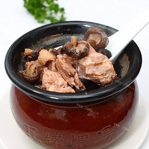 美味的炖羊蝎子