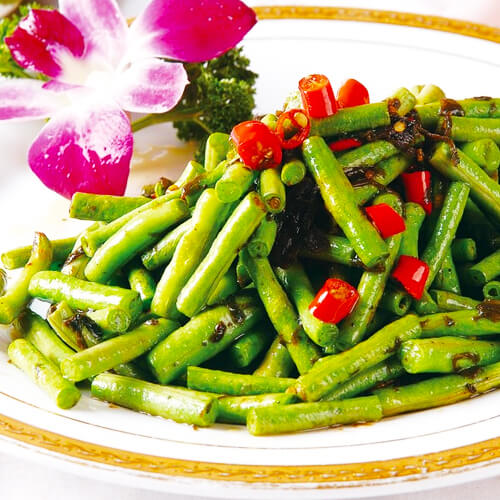 美味可口的橄榄菜炒豇豆