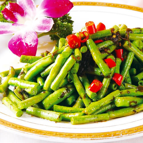 美味可口的橄榄菜炒豇豆
