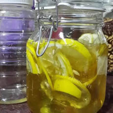 健康的柠檬蜂蜜水的做法