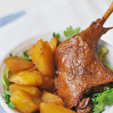 美味的鸭肉炖土豆