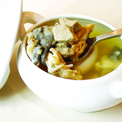家常鸭子炖汤 