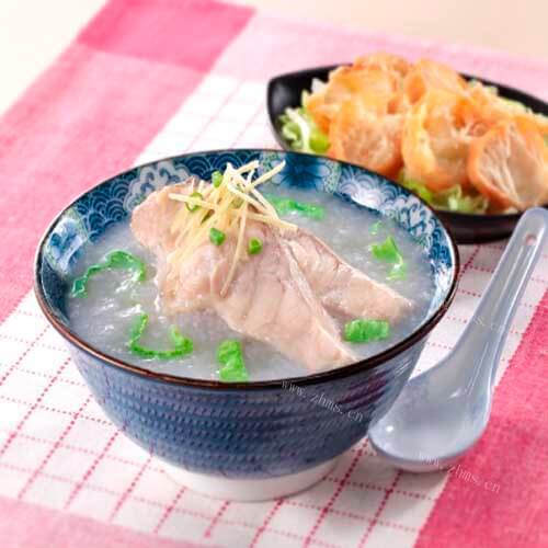 鲜美的鱼腩粥 