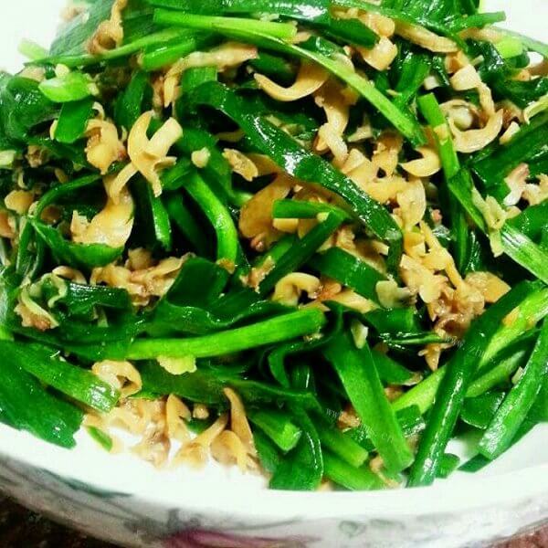 美味的海米炒韭菜