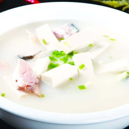 鲜美的鱼汤豆腐
