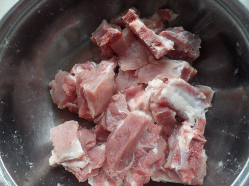 好吃的黄豆排骨汤的做法做法图解1)
