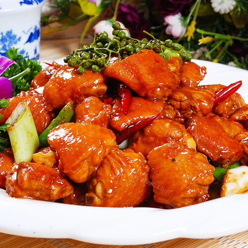 美味的腌烤鸡翅