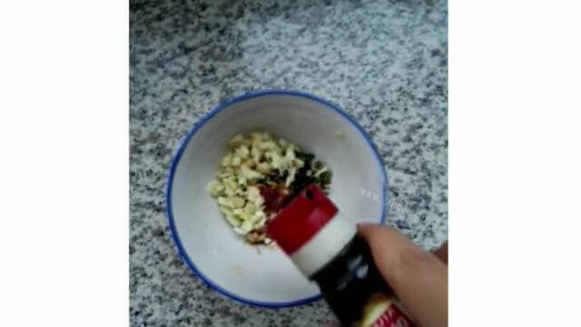 家常蒜泥茄子的做法做法图解3)