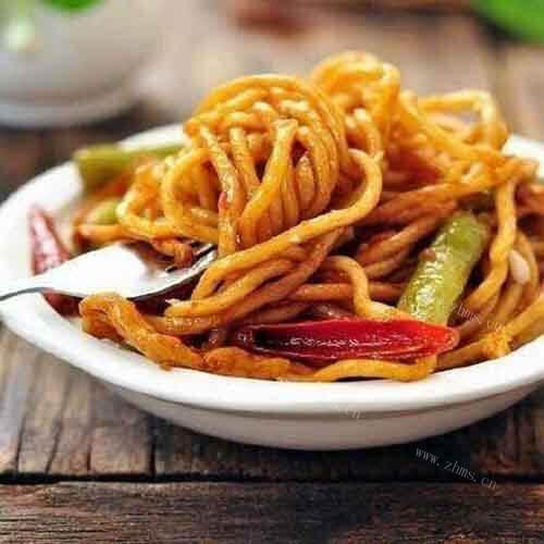 美味的豆角肉丝焖面