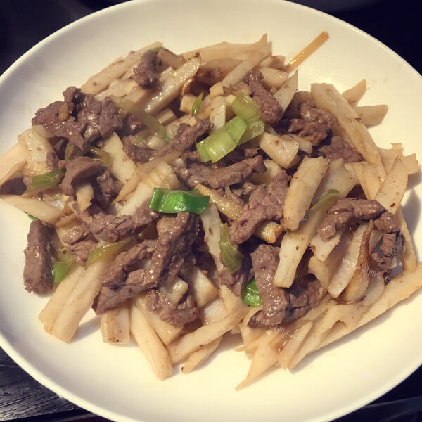 美味牛肉藕丁