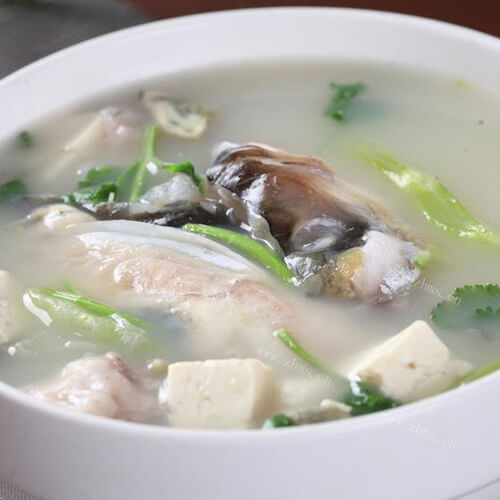 美味的酸笋鱼头