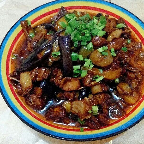 好吃鸡肉炖茄子的做法