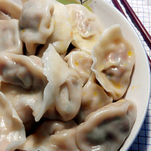 美味的蒜苗馅饺子
