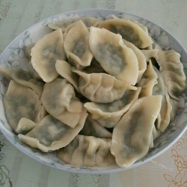 美味的韭菜猪肉水饺的做法