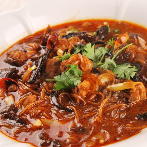 美味的鸭肉炖粉条