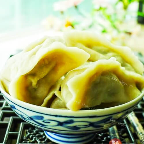 家常芹菜牛肉饺子的做法
