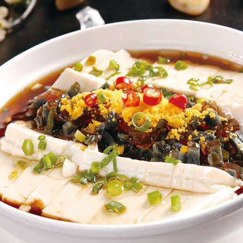 家常豆腐拌皮蛋的做法