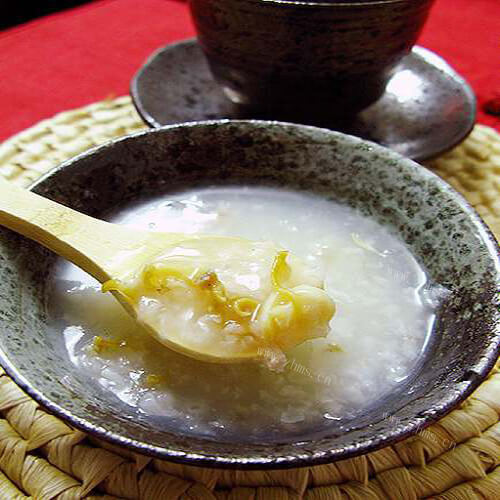 美味的鲍鱼鸡丝粥 