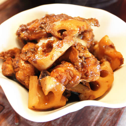 美味的鸡炖藕