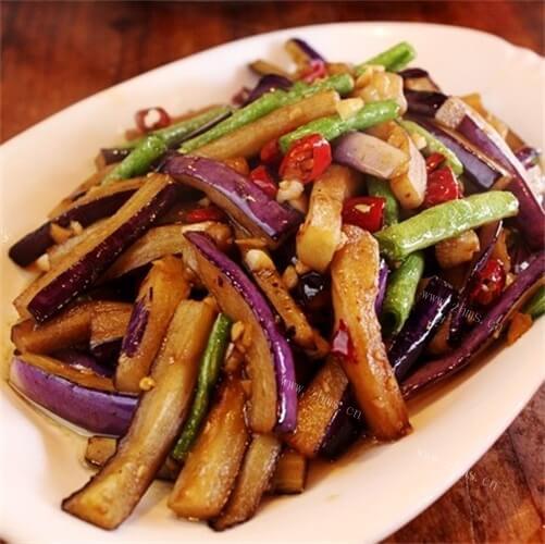 美味的茄子烧豆角