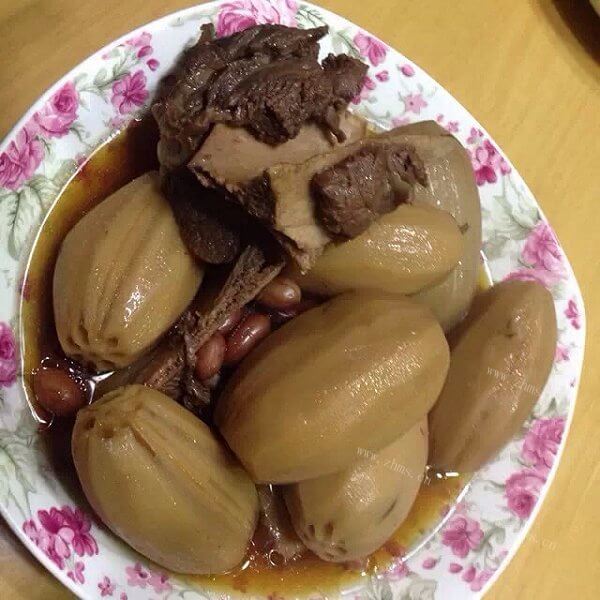 营养的骨头炖藕