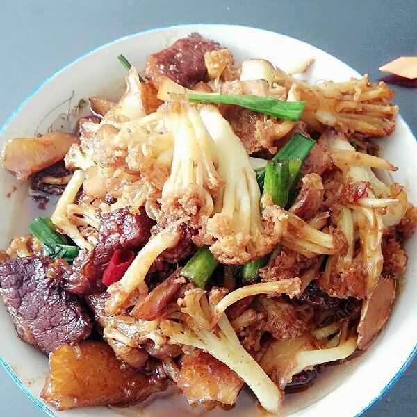 好吃的花菜烧肉