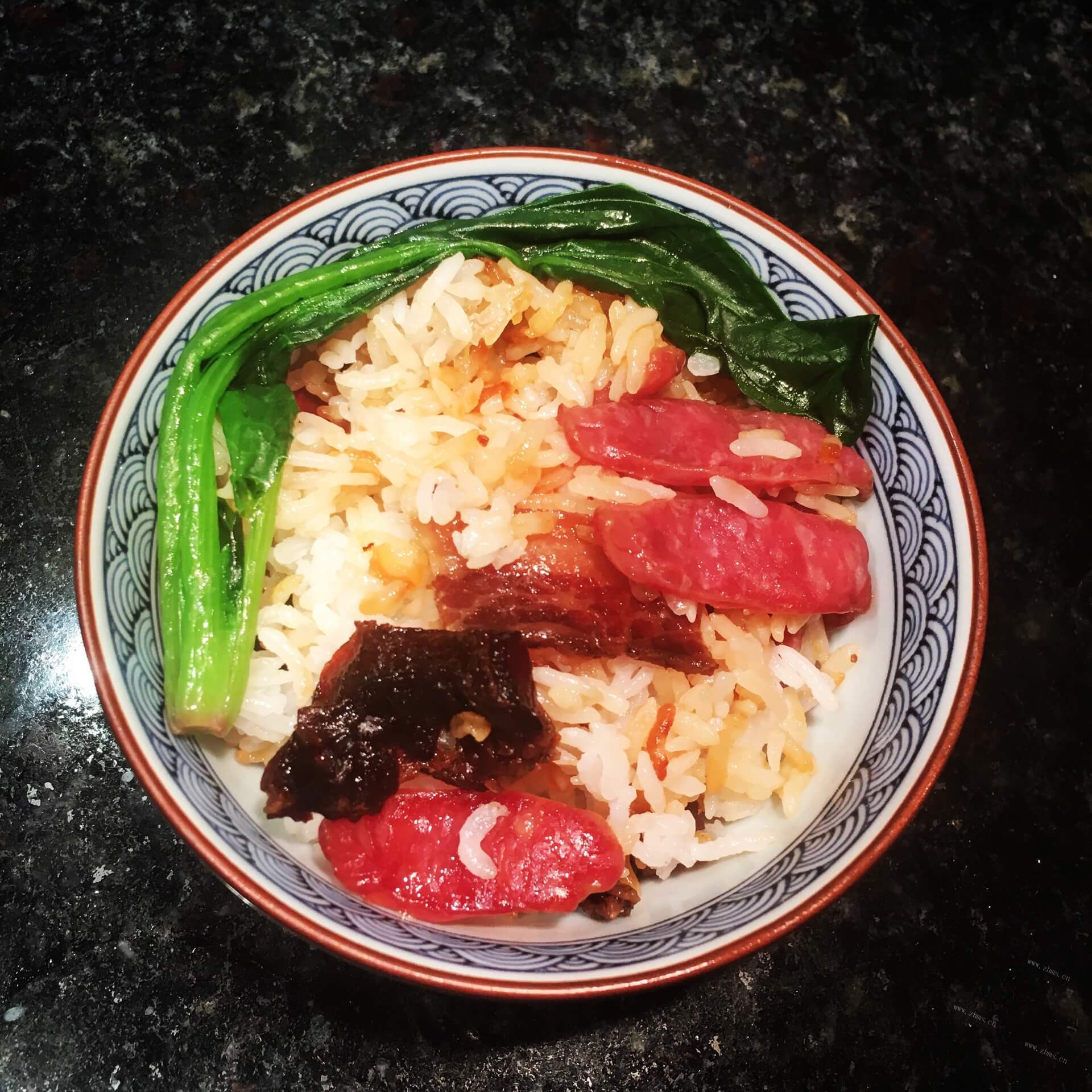 多样的腊味煲仔饭的做法