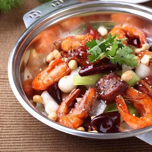 美味的排骨虾干锅
