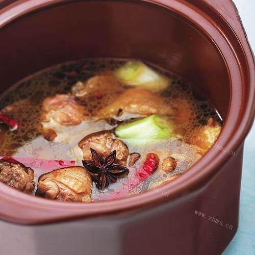 香滑的鸡肉炖粉条