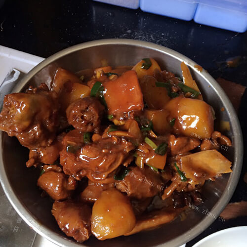 好吃的土豆炒鸭肉