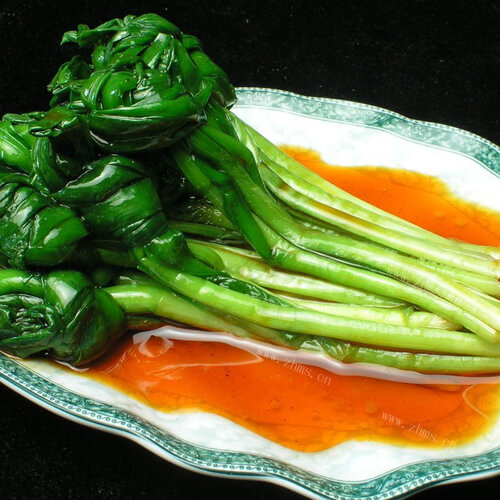美味的凉拌韭菜