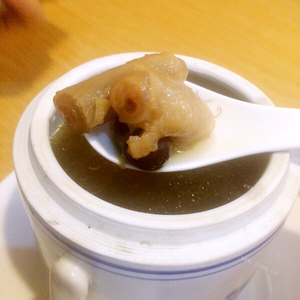 营养老母鸡炖牛鞭