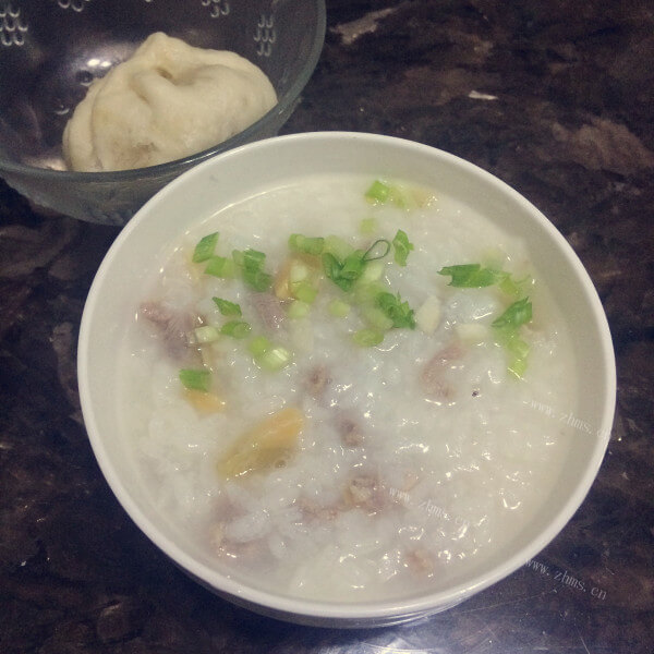 美味正宗的皮蛋瘦肉粥