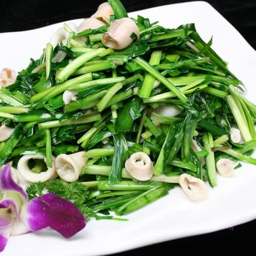 美味的韭菜炒蚬子肉