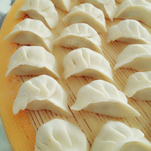 美味的猪肉香菇韭菜饺子