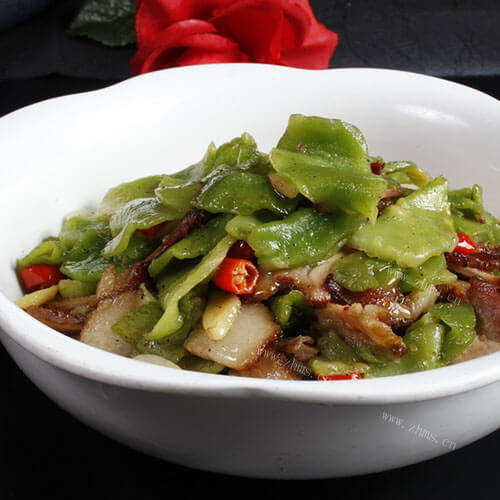 美味的莴苣炒肉片的做法