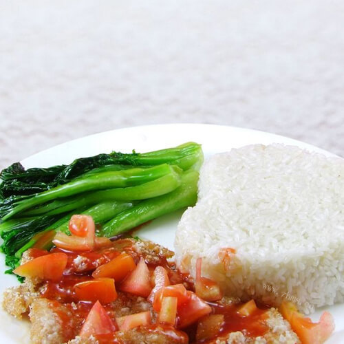美味的黄金咖喱猪扒饭